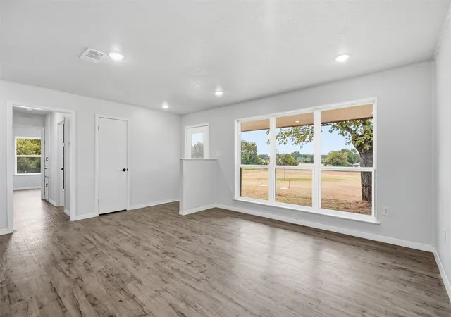 Photo 2 of Sale Pending at 1024 Arbor Vista Dr, Azle, TX 76020 | MLS# 21378993 | Listing updated on 2026-09-28
