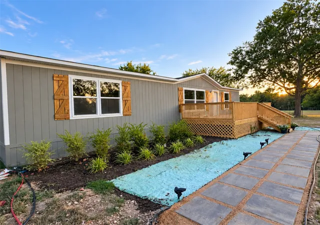 Photo 2 of Manufactured home for sale at 256 County Rd 3101, Greenville, TX 75402 | MLS# 21379252 | Listing updated on 2026-10-07