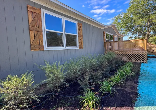 Photo 3 of Manufactured home for sale at 256 County Rd 3101, Greenville, TX 75402 | MLS# 21379252 | Listing updated on 2026-10-07