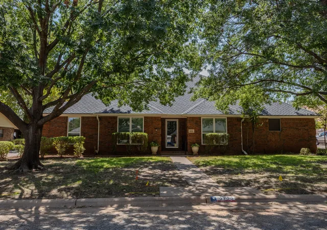 Photo 1 of Single family home for sale at 3933 Bay Hl Dr, Abilene, TX 79606 | MLS# 21379283 | Listing updated on 2026-10-04
