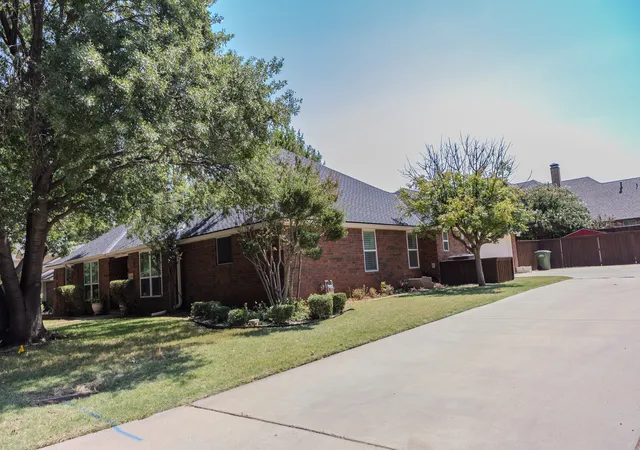 Photo 3 of Single family home for sale at 3933 Bay Hl Dr, Abilene, TX 79606 | MLS# 21379283 | Listing updated on 2026-10-04
