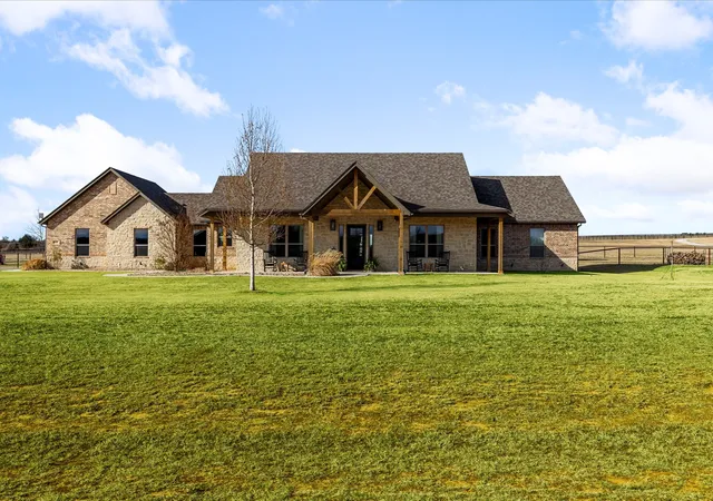 Photo 1 of Single family home for sale at 170 Proctor Ln, Decatur, TX 76234 | MLS# 21379285 | Listing updated on 2026-09-12