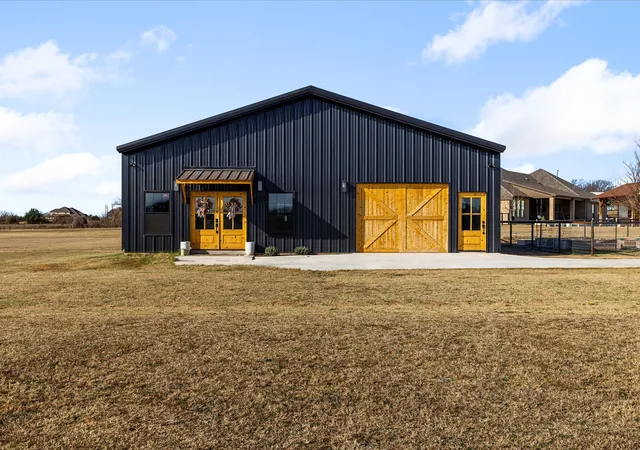 Photo 2 of Single family home for sale at 170 Proctor Ln, Decatur, TX 76234 | MLS# 21379285 | Listing updated on 2026-09-12