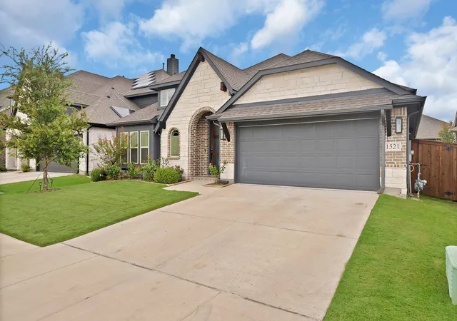 Photo 2 of Single family home for sale at 1521 Alexander Dr, Mc Kinney, TX 75071 | MLS# 21378128 | Listing updated on 2026-09-12