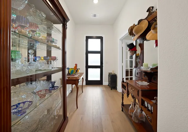 Photo 3 of Single family home for sale at 1521 Alexander Dr, Mc Kinney, TX 75071 | MLS# 21378128 | Listing updated on 2026-09-12
