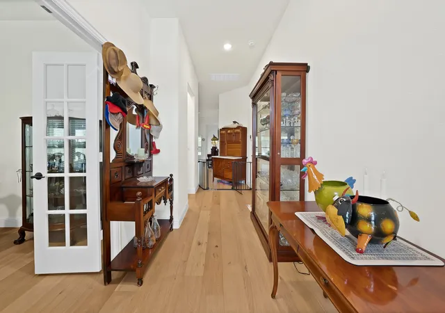 Photo 4 of Single family home for sale at 1521 Alexander Dr, Mc Kinney, TX 75071 | MLS# 21378128 | Listing updated on 2026-09-12