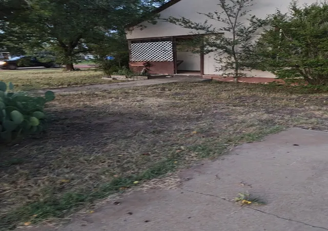 Photo 1 of Single family home for sale at 900 S 13th Street, Slaton, TX 79364 | MLS# 21378159 | Listing updated on 2026-09-25