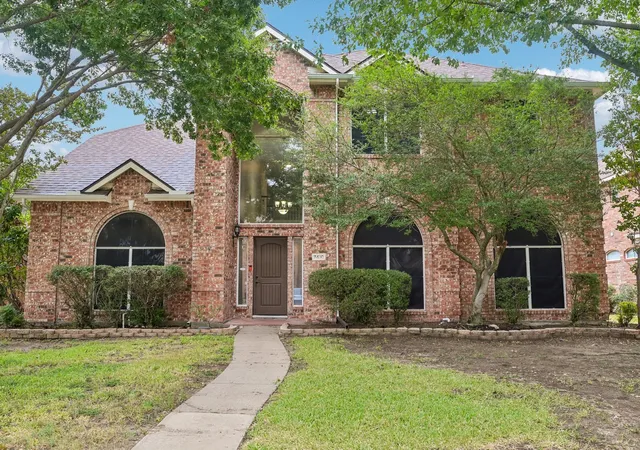 Photo 3 of Single family home for sale at 7410 Silverthorn Dr, Rowlett, TX 75089 | MLS# 21375982 | Listing updated on 2026-09-12