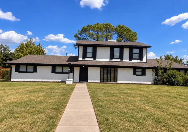Photo 1 of Single family home for sale at 1419 S Rockwall Ave, Terrell, TX 75160 | MLS# 21376302 | Listing updated on 2026-09-22