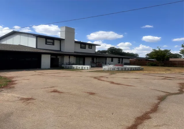 Photo 2 of Single family home for sale at 1419 S Rockwall Ave, Terrell, TX 75160 | MLS# 21376302 | Listing updated on 2026-09-22