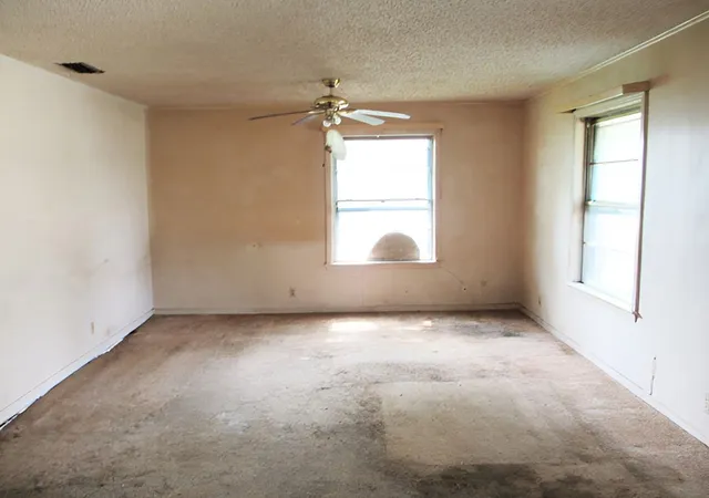 Photo 2 of Single family home for sale at 241 E Main St, Van, TX 75790 | MLS# 21379405 | Listing updated on 2026-09-11