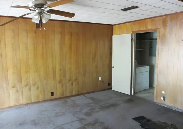 Photo 3 of Single family home for sale at 241 E Main St, Van, TX 75790 | MLS# 21379405 | Listing updated on 2026-09-11