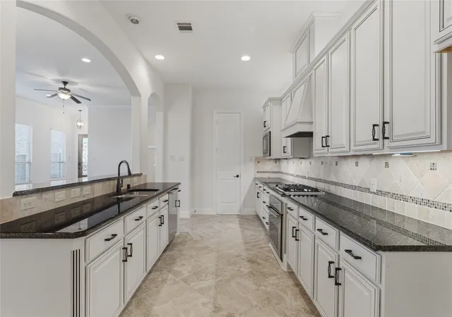 Photo 3 of Sale Pending at 688 Kimblewick Dr, Frisco, TX 75036 | MLS# 21317279 | Listing updated on 2026-09-30