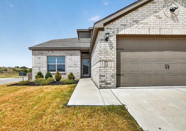 Photo 3 of Sale Pending at 176 Bandana Cir, Newark, TX 76071 | MLS# 21379430 | Listing updated on 2026-09-18