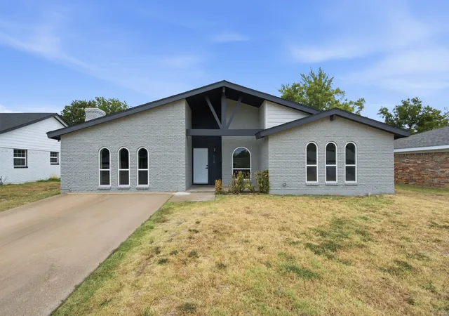 Photo 1 of Single family home for sale at 912 Kelley Dr, Fort Worth, TX 76140 | MLS# 21379443 | Listing updated on 2026-09-12