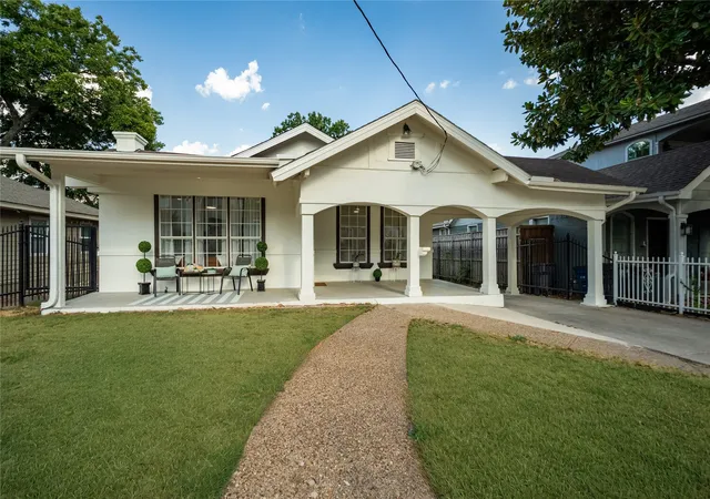 Photo 2 of Single family home for sale at 644 N Tyler St, Dallas, TX 75208 | MLS# 21379261 | Listing updated on 2026-10-21
