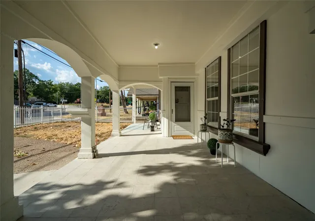 Photo 3 of Single family home for sale at 644 N Tyler St, Dallas, TX 75208 | MLS# 21379261 | Listing updated on 2026-10-04