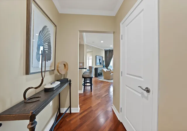 Photo 3 of Sale Pending at 500 Throckmorton St #1701, Fort Worth, TX 76102 | MLS# 21379373 | Listing updated on 2026-09-25