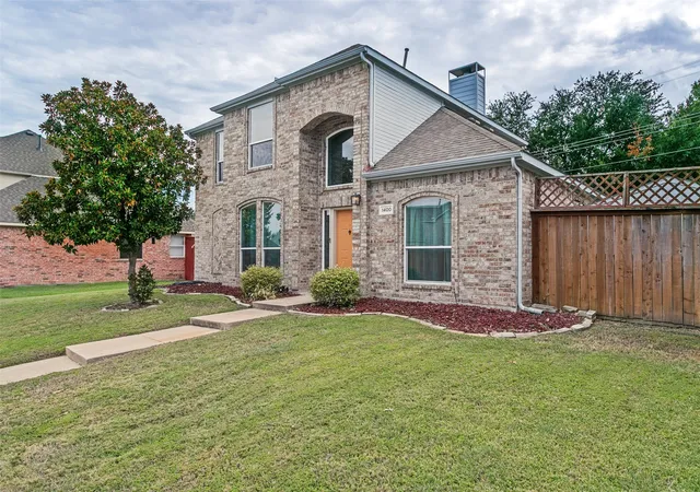 Photo 1 of Single family home for sale at 1400 Wentworth Dr, Lewisville, TX 75067 | MLS# 21379455 | Listing updated on 2026-09-14