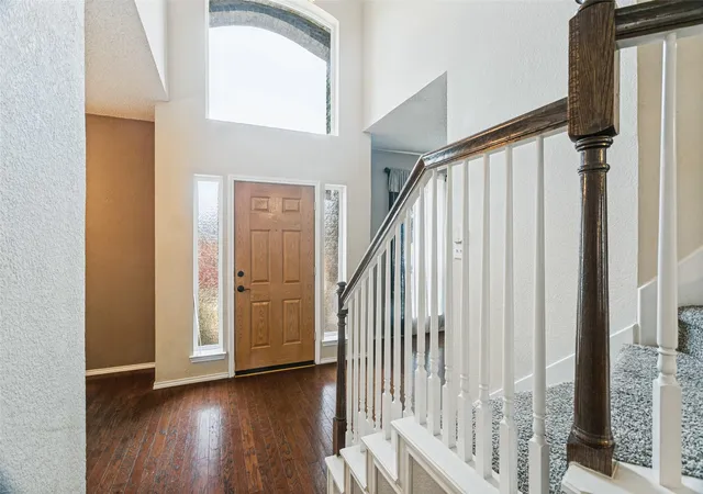 Photo 2 of Single family home for sale at 1400 Wentworth Dr, Lewisville, TX 75067 | MLS# 21379455 | Listing updated on 2026-09-14