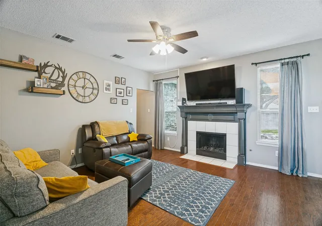 Photo 3 of Single family home for sale at 1400 Wentworth Dr, Lewisville, TX 75067 | MLS# 21379455 | Listing updated on 2026-09-14