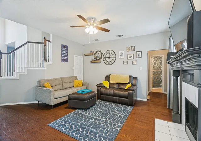 Photo 3 of Single family home for sale at 1400 Wentworth Dr, Lewisville, TX 75067 | MLS# 21379455 | Listing updated on 2026-09-14