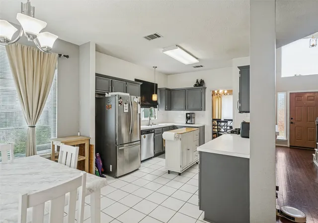 Photo 4 of Single family home for sale at 1400 Wentworth Dr, Lewisville, TX 75067 | MLS# 21379455 | Listing updated on 2026-09-14