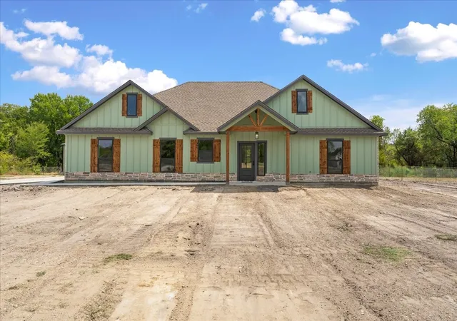 Photo 2 of Single family home for sale at 785 Palmito Ranch Rd, Corsicana, TX 75110 | MLS# 21377634 | Listing updated on 2026-09-10