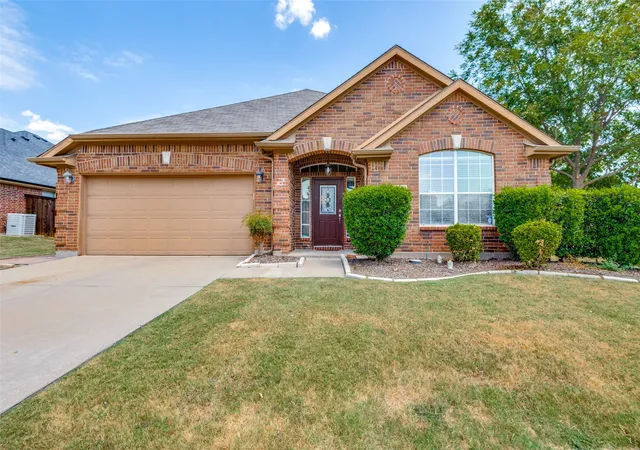 Photo 1 of Single family home for sale at 3018 Ashlawn Ct, Midlothian, TX 76065 | MLS# 21378065 | Listing updated on 2026-09-11