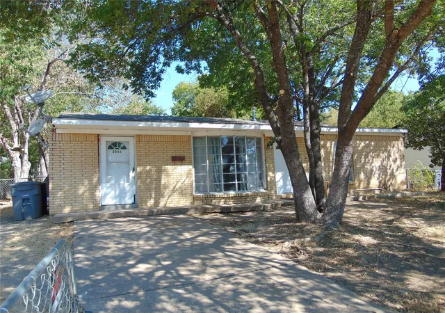 Photo 2 of Sale Pending at 2233 Talco Dr, Dallas, TX 75241 | MLS# 21379018 | Listing updated on 2026-09-09