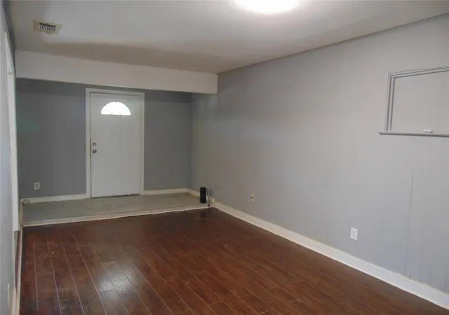 Photo 4 of Sale Pending at 2233 Talco Dr, Dallas, TX 75241 | MLS# 21379018 | Listing updated on 2026-09-09