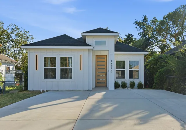 Photo 1 of Single family home for sale at 1535 Caldwell St, Dallas, TX 75223 | MLS# 21379479 | Listing updated on 2026-09-13
