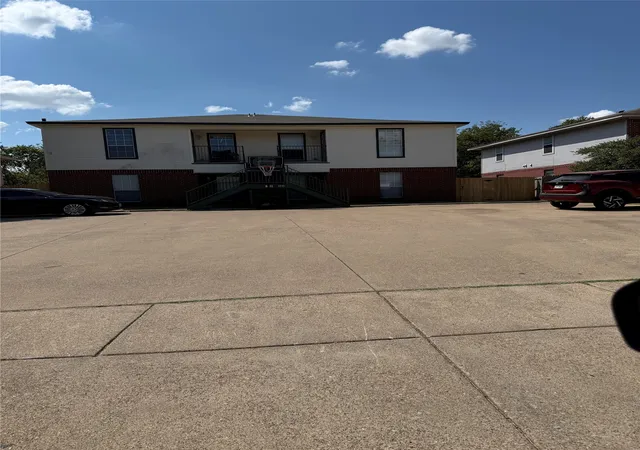 Photo 1 of Sale Pending at 613 Race St, Crowley, TX 76036 | MLS# 21379480 | Listing updated on 2026-09-13