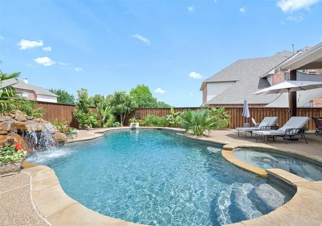 Photo 2 of Single family home for sale at 3205 Merita Dr, Richardson, TX 75082 | MLS# 21364332 | Listing updated on 2026-09-28