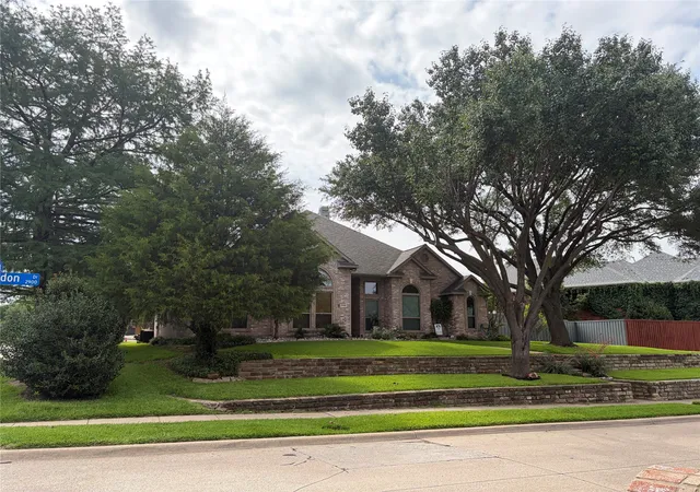 Photo 2 of Single family home for sale at 2990 Hillingdon Dr, Richardson, TX 75082 | MLS# 21379342 | Listing updated on 2026-09-11