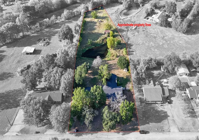 Photo 1 of Single family home for sale at 207 Southridge Rd, Edgewood, TX 75117 | MLS# 21379450 | Listing updated on 2026-09-28