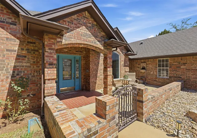 Photo 3 of Single family home for sale at 5004 Mohawk Ct, Granbury, TX 76049 | MLS# 21379530 | Listing updated on 2026-09-12