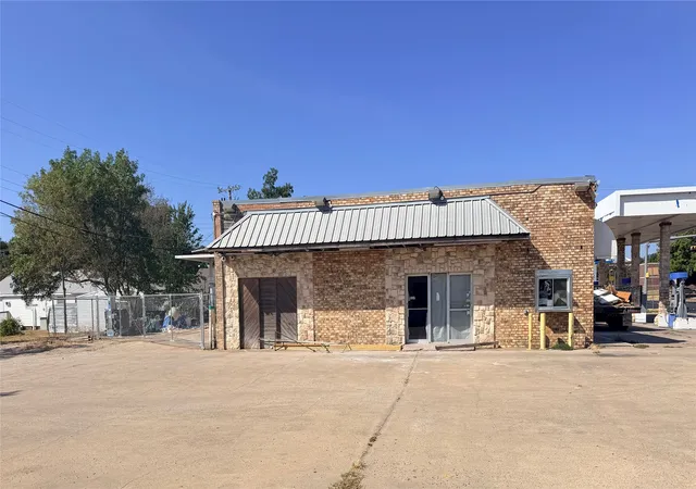 Photo 3 of Land for sale at 400 W Brown St, Ennis, TX 75119 | MLS# 21379475 | Listing updated on 2026-09-10
