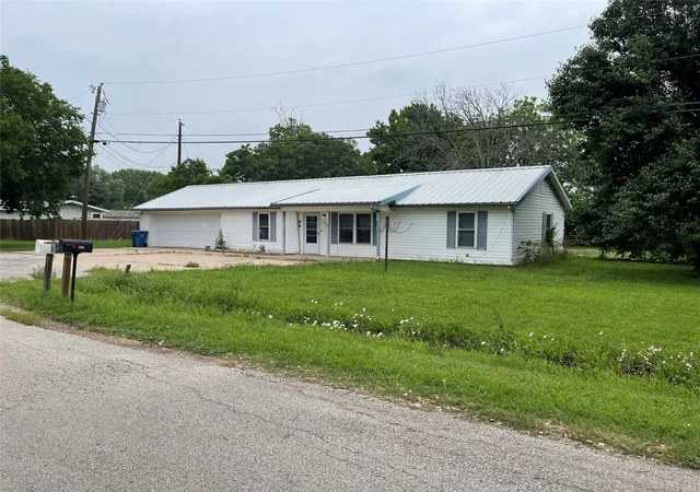 Photo 2 of Single family home for sale at 400 N Angelina, Whitney, TX 76692 | MLS# 21379541 | Listing updated on 2026-09-10