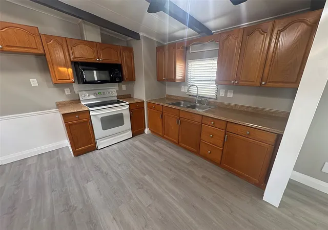 Photo 4 of Manufactured home for sale at 7201 Pica Dr, Alvarado, TX 76009 | MLS# 21379557 | Listing updated on 2026-09-14