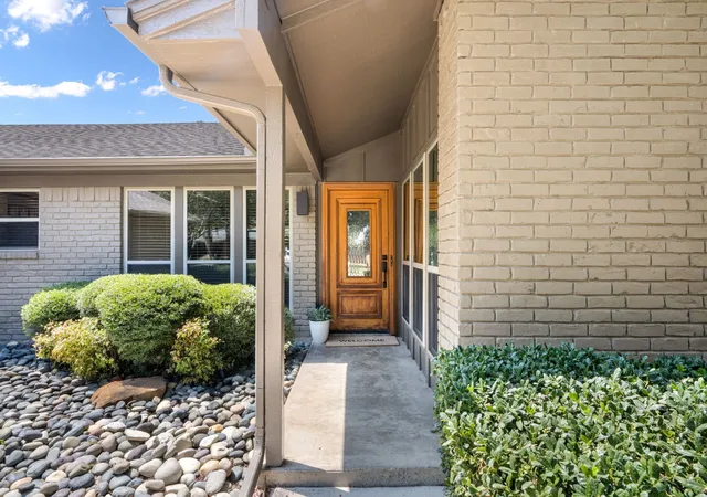 Photo 3 of Sale Pending at 5112 Cordova Ave, Fort Worth, TX 76132 | MLS# 21379559 | Listing updated on 2026-09-21