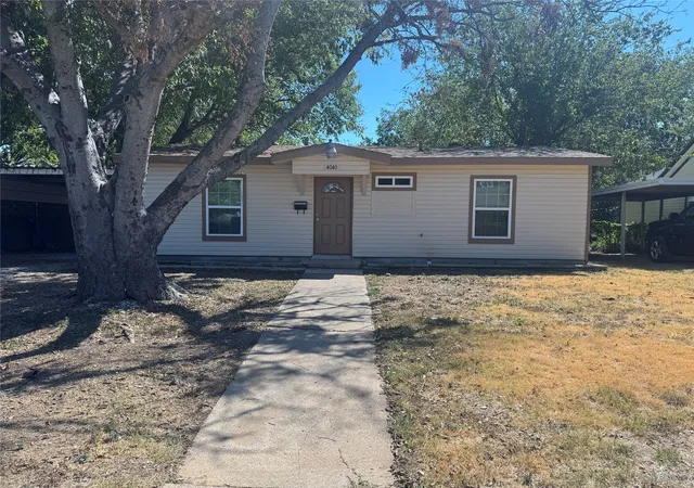 Single family home for sale at 4040 Runnels St, Fort Worth, TX 76106 | MLS# 21376848