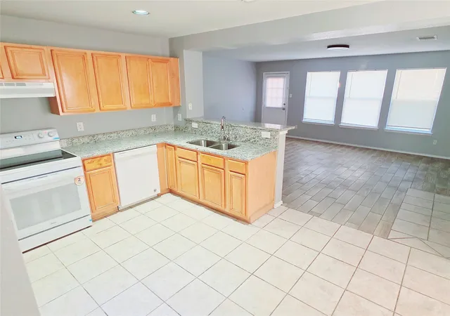 Photo 3 of Single family home for sale at 1336 Falcon Trl, Cedar Hill, TX 75104 | MLS# 21377389 | Listing updated on 2026-10-04