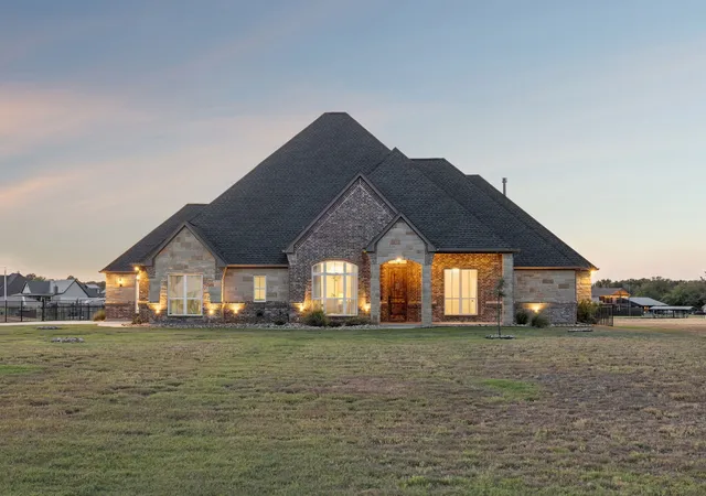 Photo 2 of Single family home for sale at 1809 Laguna S, Pelican Bay, TX 76020 | MLS# 21379558 | Listing updated on 2026-09-13