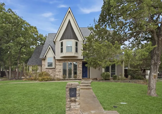 Photo 1 of Single family home for sale at 4705 Villa Vera Dr, Arlington, TX 76017 | MLS# 21379201 | Listing updated on 2026-09-13