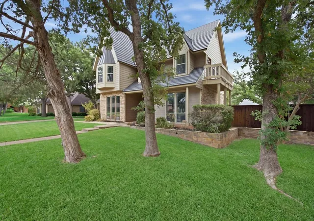 Photo 3 of Single family home for sale at 4705 Villa Vera Dr, Arlington, TX 76017 | MLS# 21379201 | Listing updated on 2026-09-13
