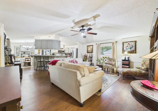 Photo 2 of Manufactured home for sale at 119 Blackfoot Dr, Mabank, TX 75156 | MLS# 21377235 | Listing updated on 2026-09-12