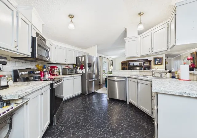 Photo 4 of Manufactured home for sale at 119 Blackfoot Dr, Mabank, TX 75156 | MLS# 21377235 | Listing updated on 2026-09-12