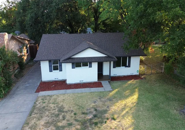 Photo 3 of Single family home for sale at 1240 Tosch Ln, Mesquite, TX 75149 | MLS# 21379666 | Listing updated on 2026-09-13