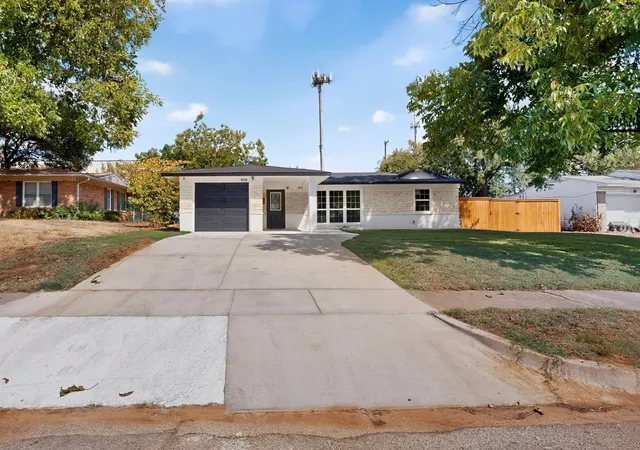 Photo 3 of Single family home for sale at 1514 Westwood Dr, Irving, TX 75060 | MLS# 21379597 | Listing updated on 2026-09-10